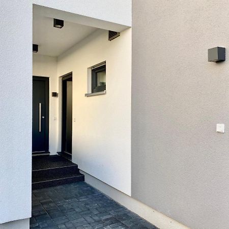 Modernes Apartment, Terrasse Und Garten Am Lilienthalpark Im Suedwesten Berlins Экстерьер фото