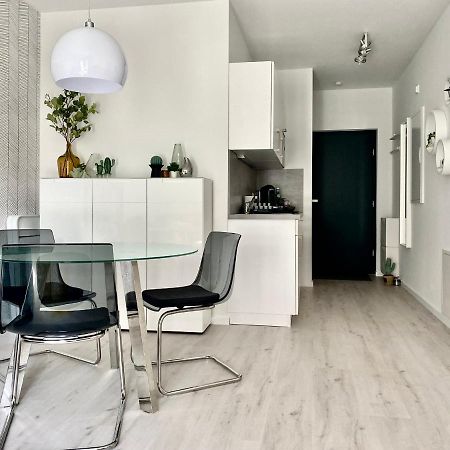 Modernes Apartment, Terrasse Und Garten Am Lilienthalpark Im Suedwesten Berlins Экстерьер фото