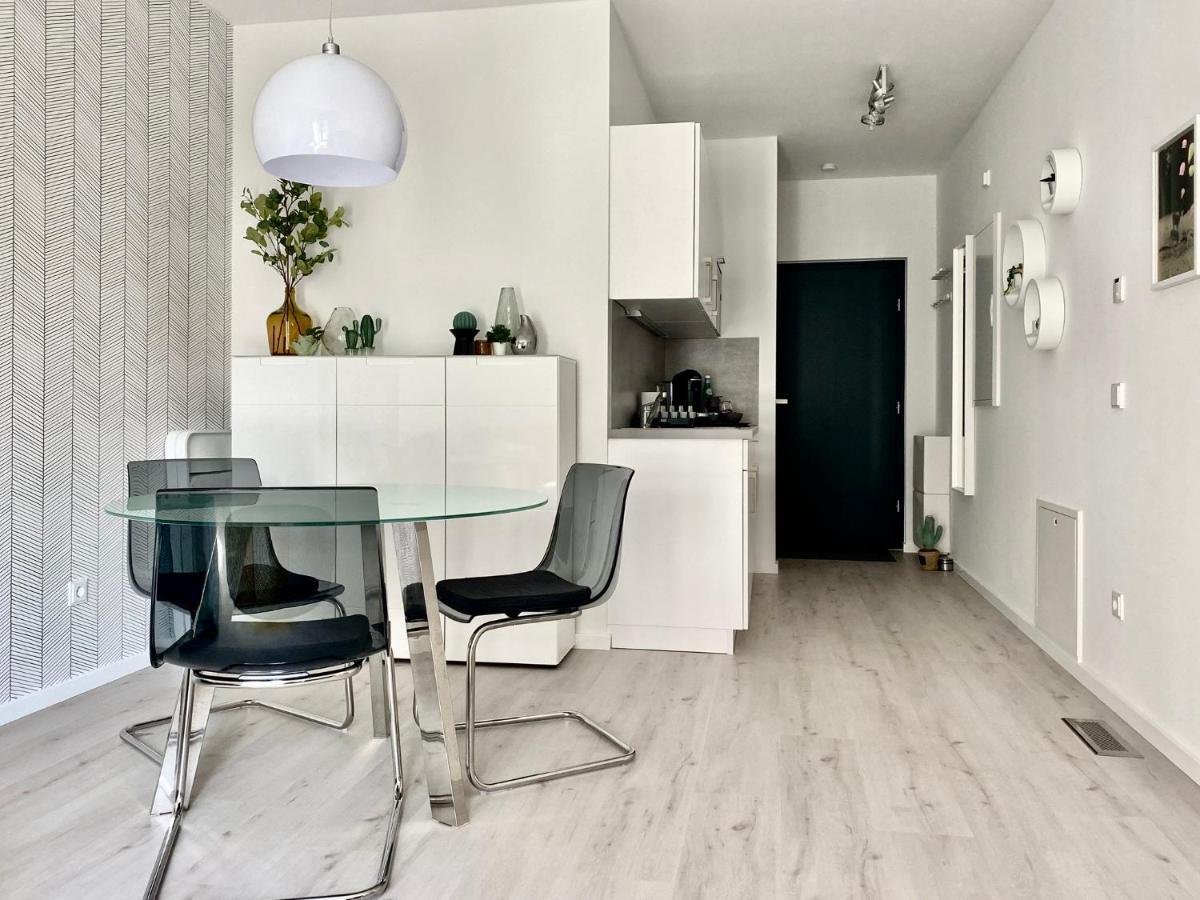 Modernes Apartment, Terrasse Und Garten Am Lilienthalpark Im Suedwesten Berlins Экстерьер фото